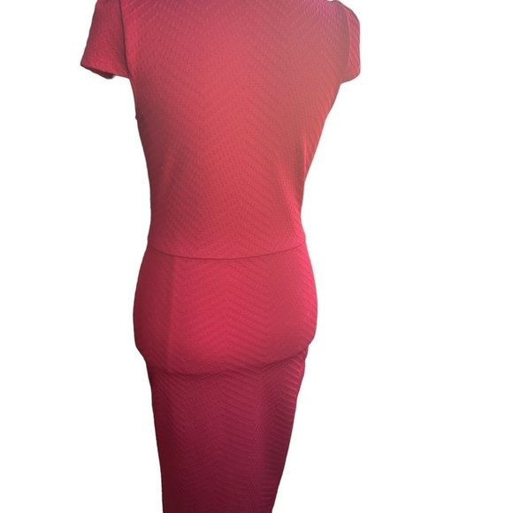 WINDSOR CAP SLEEVE BURGUNDY MIDI DRESS - Picture 4 of 9